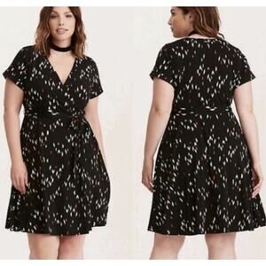 Torrid Plus Faux Wrap Dress Black With Grey And White Accents No Belt Size 3